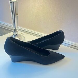 Ammicci Black Pointed-Toe Pumps — Size 12